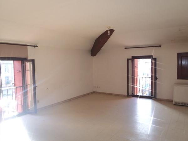 Immeuble - 8 pièces - 340 m²