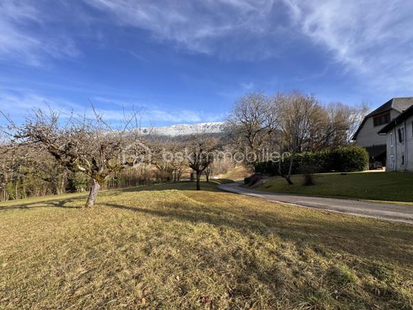 Terrain de 1 723 m²