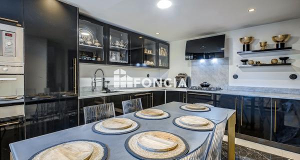 À vendre Maison 6 pièces 150 m² - Nice 06100