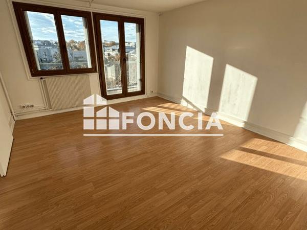 Location Appartement 4 pièces 73.8 m² - 71-73 RUE DE LA DAUPHINE Corbeil Essonnes 91100