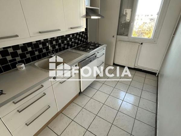 Location Appartement 4 pièces 73.8 m² - 71-73 RUE DE LA DAUPHINE Corbeil Essonnes 91100