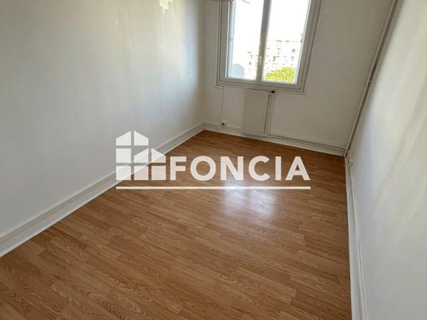 Location Appartement 4 pièces 73.8 m² - 71-73 RUE DE LA DAUPHINE Corbeil Essonnes 91100