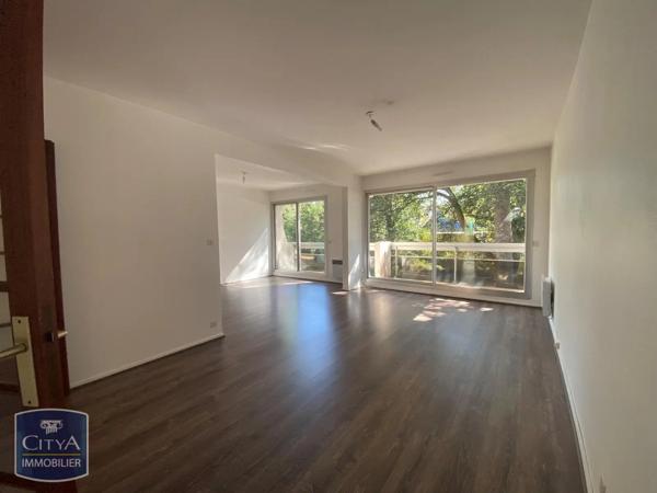 Appartement à louer 4 pièces 85.44m² Chartres (28000)