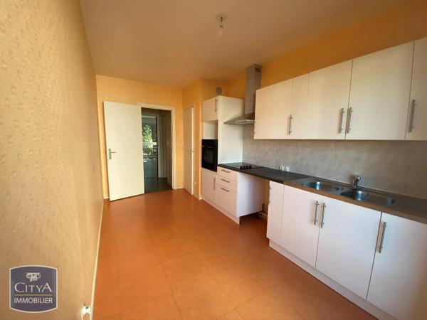 Appartement à louer 4 pièces 85.44m² Chartres (28000)