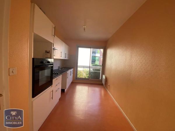 Appartement à louer 4 pièces 85.44m² Chartres (28000)