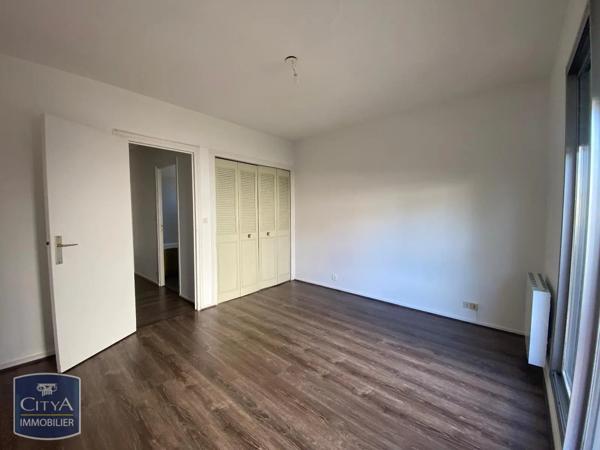 Appartement à louer 4 pièces 85.44m² Chartres (28000)