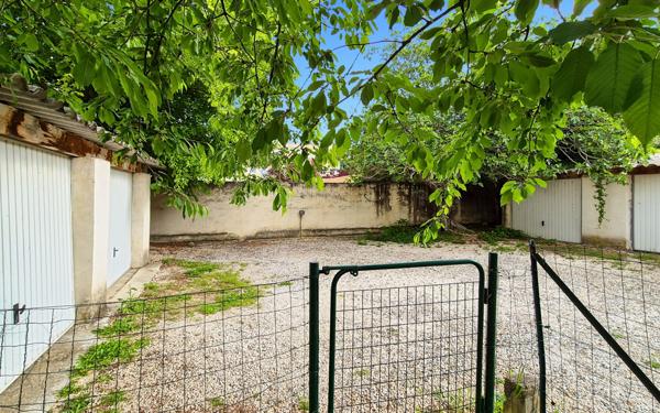 Maison à vendre    4 pièces •  Pont-Saint-Esprit