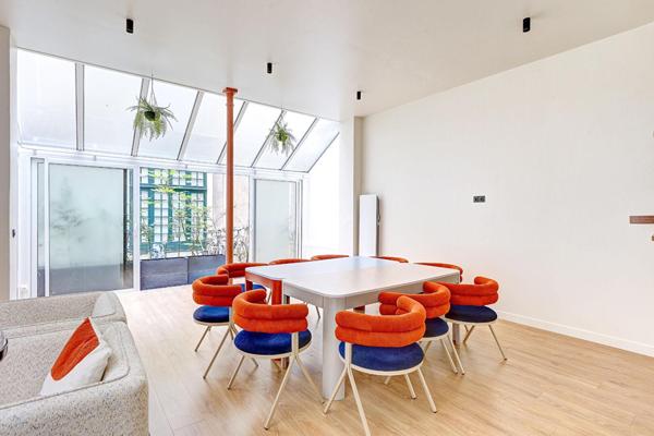 Loft rénové avec verrières en rez-de-cour – Villiers / Europe