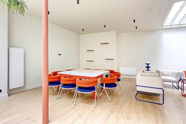 Loft rénové avec verrières en rez-de-cour – Villiers / Europe