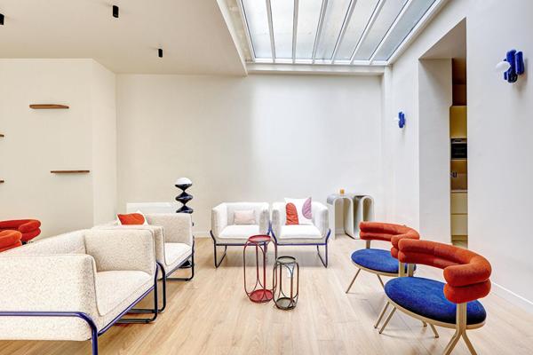 Loft rénové avec verrières en rez-de-cour – Villiers / Europe