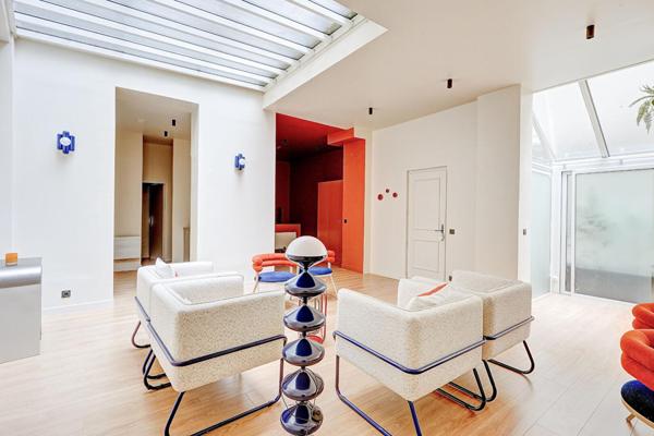 Loft rénové avec verrières en rez-de-cour – Villiers / Europe