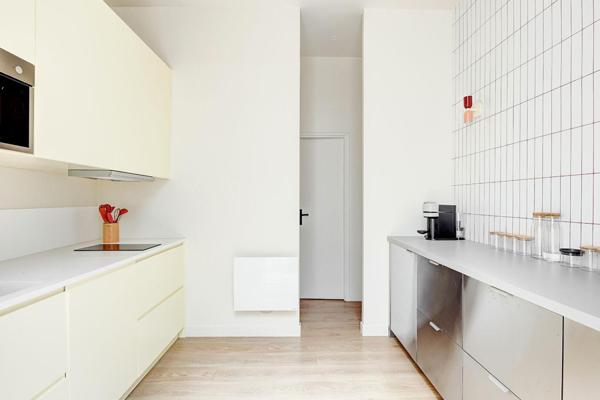 Loft rénové avec verrières en rez-de-cour – Villiers / Europe