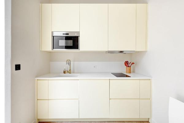 Loft rénové avec verrières en rez-de-cour – Villiers / Europe