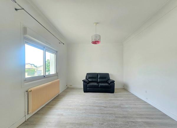 Maison à vendre 16400 La Couronne 5 pièce(s) 102 m2