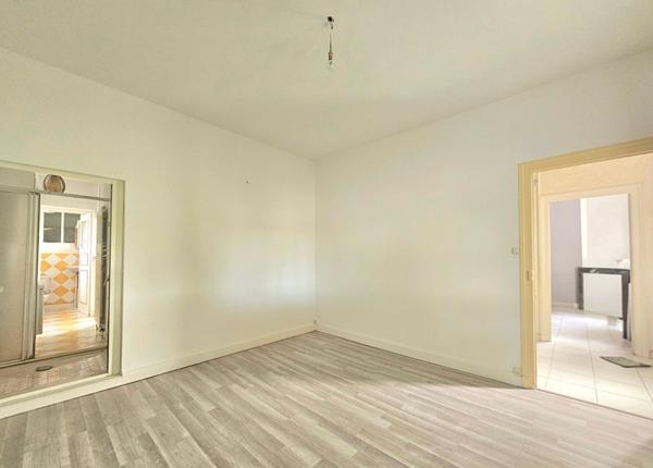 Maison à vendre 16400 La Couronne 5 pièce(s) 102 m2