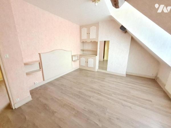 MAISON DE VILLE - A VENDRE - MONTOIRE/ LOIR