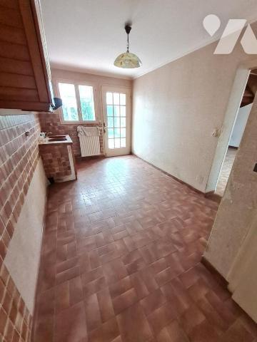 MAISON DE VILLE - A VENDRE - MONTOIRE/ LOIR