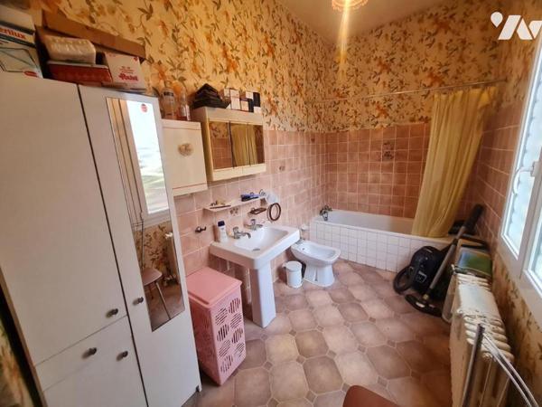 MAISON - A VENDRE- MONTOIRE/ LOIR ( 41800)