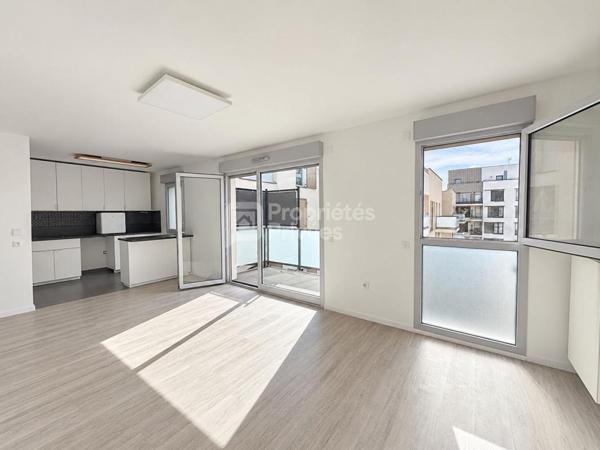 94000 CRÉTEIL UNIVERSITE - APPARTEMENT RECENT T4 - 75 M² + BALCON, et 2 PARKINGS