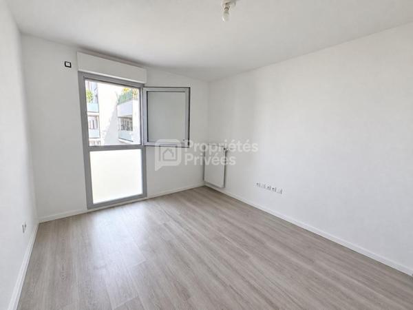 94000 CRÉTEIL UNIVERSITE - APPARTEMENT RECENT T4 - 75 M² + BALCON, et 2 PARKINGS