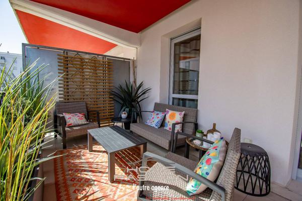 ROYAN  BEL APPARTEMENT 3 PIÈCES AVEC TERRASSE ET APERCU MER