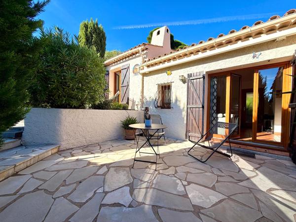 Maison indépendante avec garage dans résidence avec piscine et tennis