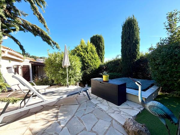 Maison indépendante avec garage dans résidence avec piscine et tennis