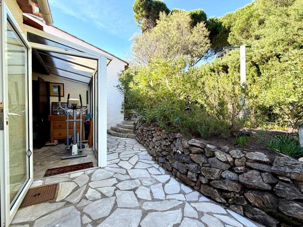 Maison indépendante avec garage dans résidence avec piscine et tennis