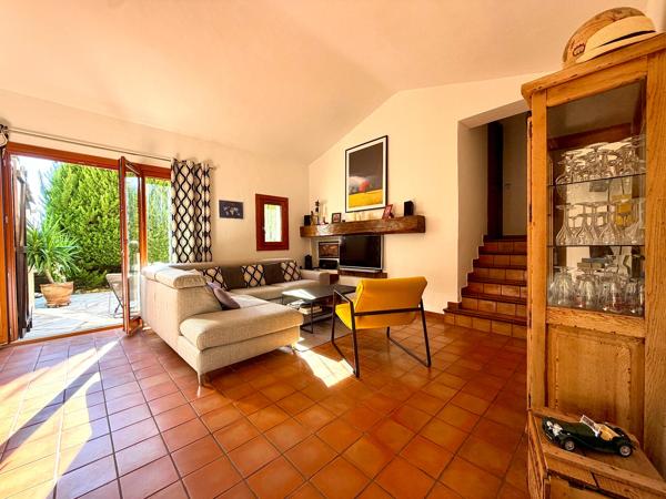 Maison indépendante avec garage dans résidence avec piscine et tennis