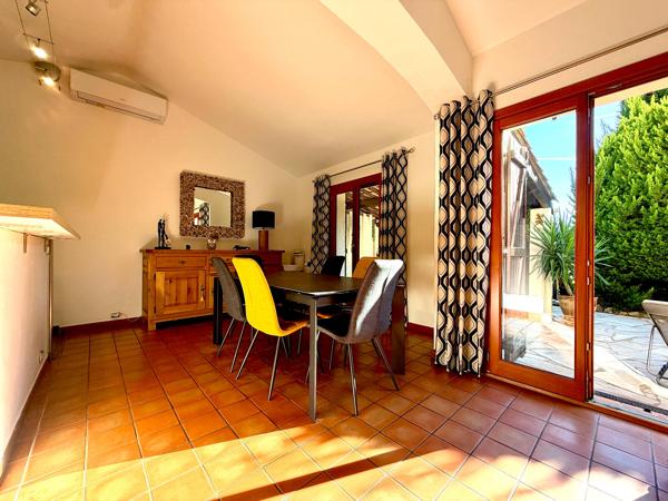 Maison indépendante avec garage dans résidence avec piscine et tennis