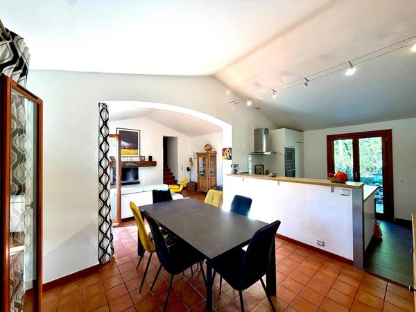 Maison indépendante avec garage dans résidence avec piscine et tennis