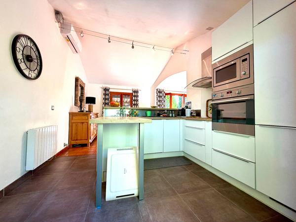 Maison indépendante avec garage dans résidence avec piscine et tennis