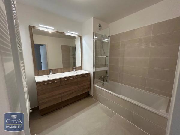 Appartement à louer 3 pièces 68.95m² Annecy (74370)