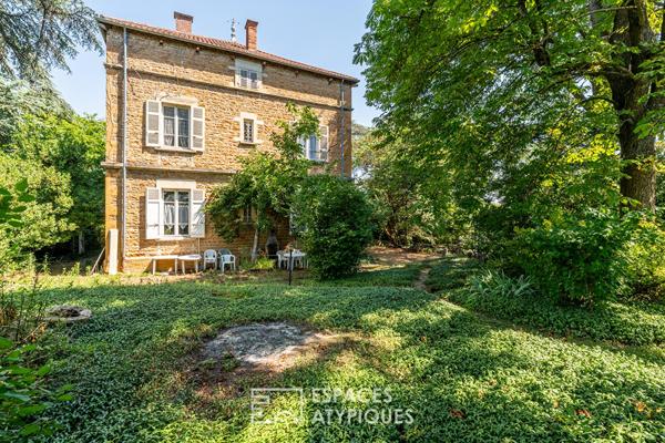 Maison de Maître en Pierres Dorées à réinventer