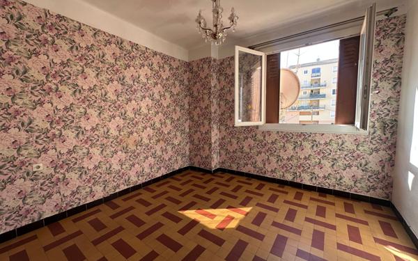 Appartement à vendre    3 pièces • 61,40 m2 Toulon