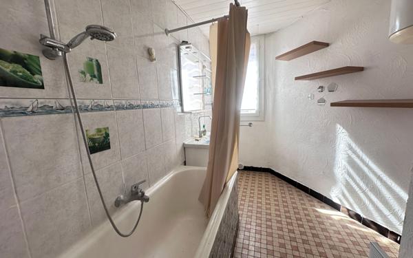 Appartement à vendre    3 pièces • 61,40 m2 Toulon