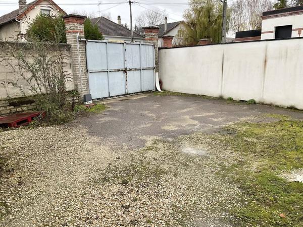 LOFT de 237m2 Brut, Garage, Patio à Réaliser