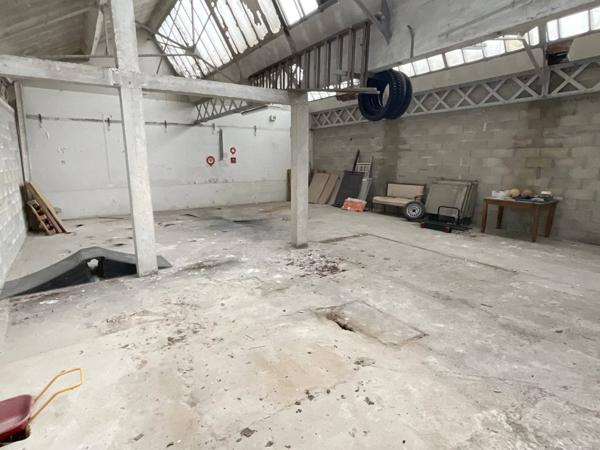 LOFT de 237m2 Brut, Garage, Patio à Réaliser