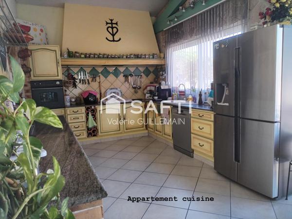 Maison de 200m² avec 4 chambres, garage piscine + local commercial tout commerce + Studio