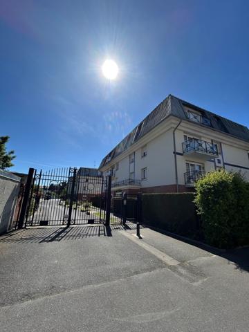 APPARTEMENT MEUBLE  / 2 CHAMBRES
