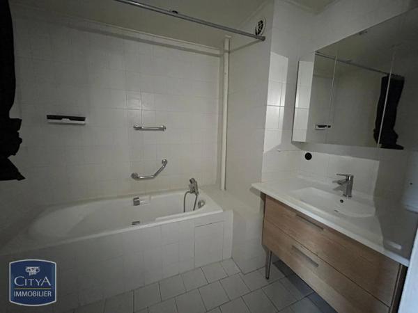 Appartement à louer 2 pièces 53.49m² Oyonnax (01100)