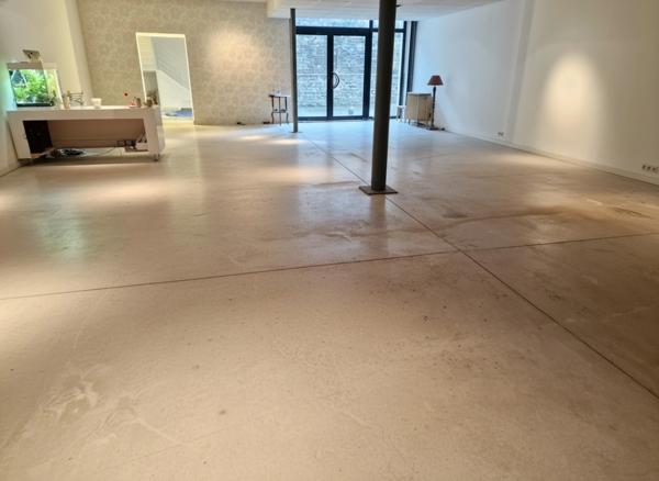 IMMEUBLE à vendre VITTEL (88) LOCAL et 2 APPARTEMENTS SPACIEUX