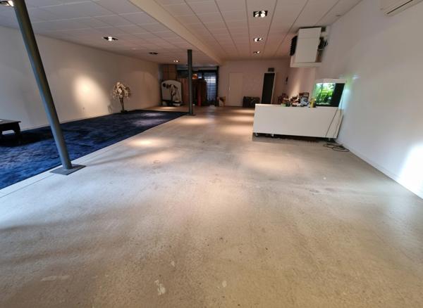 IMMEUBLE à vendre VITTEL (88) LOCAL et 2 APPARTEMENTS SPACIEUX