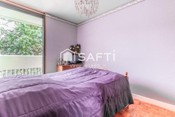 Appartement T4, de 80 M2( carrez) et 96 m2 surface au sol, avec cave et parking, à St Cyr lEcole, proche des commodités!