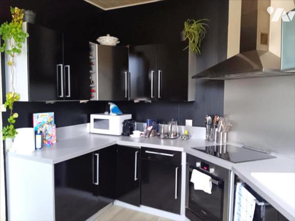 BIHOREL MAISON DE VILLAGE AVEC TERRASSES IDEALEMENT SITUEE