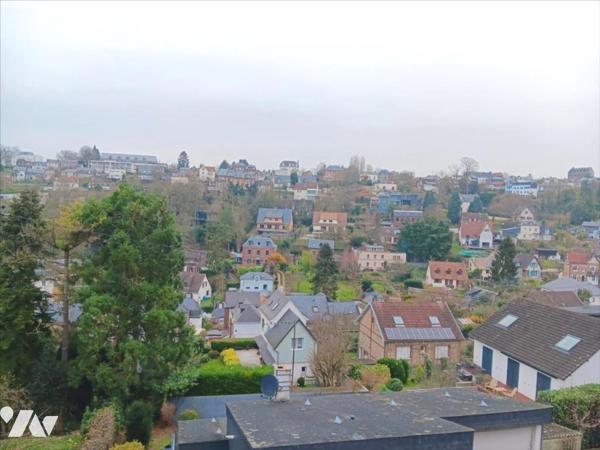 BIHOREL MAISON DE VILLAGE AVEC TERRASSES IDEALEMENT SITUEE