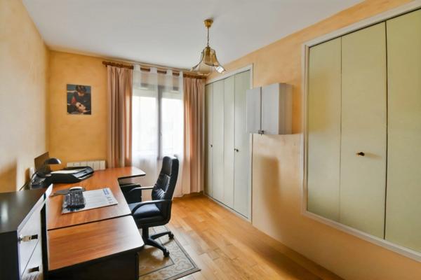 Maison à vendre 7 pièces 4 chambres BALLAINVILLIERS (91) 180m² -surface au sol 210m²-sur terrain arborée de 756m²