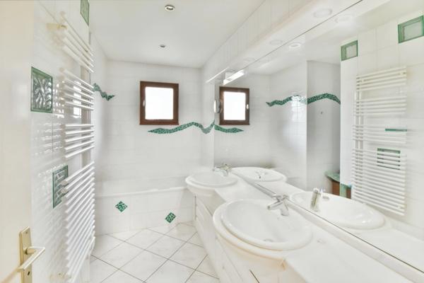 Maison à vendre 7 pièces 4 chambres BALLAINVILLIERS (91) 180m² -surface au sol 210m²-sur terrain arborée de 756m²