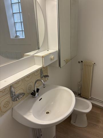 DANS RÉSIDENCE CALME APPARTEMENT F3 74 M² RÉNOVÉ EN 2026 AVEC BALCON PROCHE GARE ET CENTRE-VILLE CHÂTELLERAULT Réf 2665