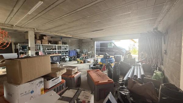 Location Local commercial 2 pièces 105 m2 à Pourrières